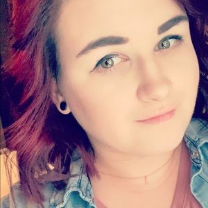 Meet your Posher, Leanna